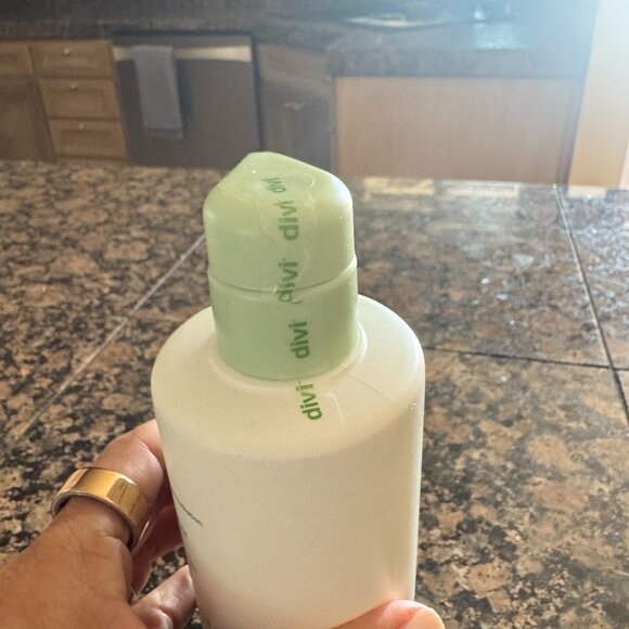 TWO: New Divi Volumizing Conditioner - Picture 4 of 4